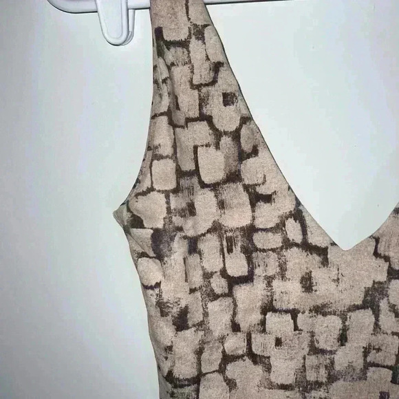 Aritzia x Babaton Contour Bodysuit size xs - Picture 3 of 11